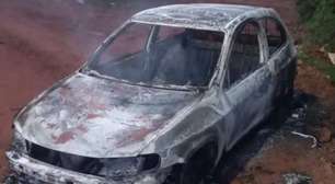 Corpo carbonizado é encontrado dentro de carro incendiado em Coronel Bicaco