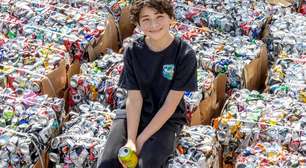 A história do menino de 13 anos que passa 20 horas por semana juntando latinhas: ele já reciclou 1,5 milhão e doou R$127 mil para caridade