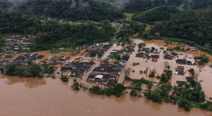 Casas, ruas e comércios são inundados após enchente no Vale do Ribeira, em São Paulo