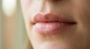 Como deixar os lábios com aparência mais rosada naturalmente: 3 cuidados caseiros com cúrcuma, mel e beterraba que podem substituir o batom na rotina