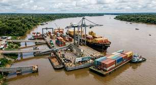 Antaq autoriza píer flutuante de emergência para transbordo de contêineres no Amazonas