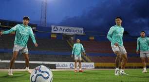 Palmeiras desembarca em Quito e faz atividade de ambientação