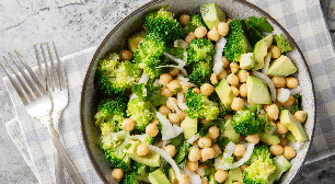 Quer mais proteína vegetal no almoço? Veja 5 receitas com grão-de-bico