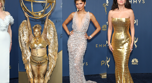 Emmy 2026: Zendaya de cabelo pixie cut e cheia de cristais, Selena Gomez em vestido tomara que caia dourado e Megan Stalter vira a própria estatueta! 26 fotos dos looks