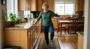Exercícios em casa: Harvard Health indica movimentos simples para melhorar o equilíbrio