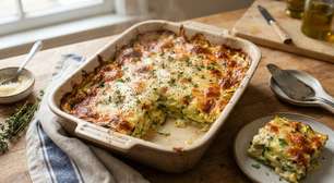 Não sabe o que fazer com as abobrinhas? Este gratinado simples leva ovos e queijo e fica pronto em 30 minutos no forno