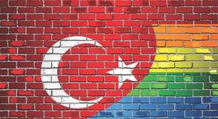 Manifestantes são detidos em protesto contra operação policial LGBT+ na Turquia