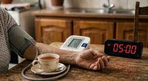 Baixar a pressão em 5 minutos: chá, remédio ou posição ajudam? Cardiologista explica