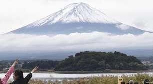 Japão vai cobrar por resgates de helicóptero no Monte Fuji