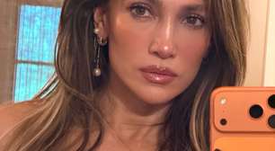 Jennifer Lopez usa grife brasileira em look de R$ 2,4 mil com blusa de algodão e renda e saia longa