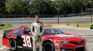 Gabriel Casagrande acelera em Bristol e disputa prova da NASCAR