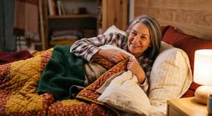 Você usou seus cobertores do jeito errado a vida inteira: descubra a ordem correta das cobertas na cama para reter o calor e esquentar muito mais rápido no frio