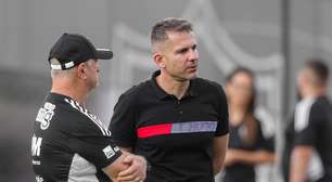 Diretor do Atlético-MG comenta saídas e aponta foco em reforços