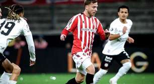 Com pênalti perdido no fim, Corinthians é eliminado da Libertadores