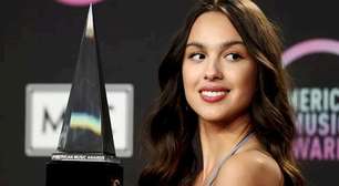 Olivia Rodrigo é eleita a melhor artista de rock de arena dos últimos anos pela Rolling Stone