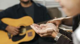 Musicoterapia em pacientes cirúrgicos deve considerar perfil clínico e saúde mental