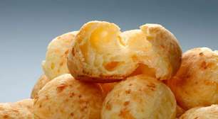 Pão de queijo simples na airfryer: fica douradinho e macio por dentro