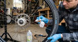 Borrifar vinagre nos pneus da bicicleta: o que faz e por que é recomendado
