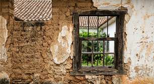 Cortada pelo Rio Vermelho e encaixada entre morros: a antiga cidade mineradora do Centro-Oeste que cresceu de forma orgânica no século XVIII e preserva casas, igrejas e edifícios construídos com técnicas e materiais locais