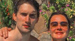 Filho de Adriana Esteves assume romance e choca ao surgir com herdeira de Tato Gabus Mendes