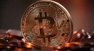 Bitcoin avança mais de 5% e supera US$ 80 mil apesar de saídas em ETFs