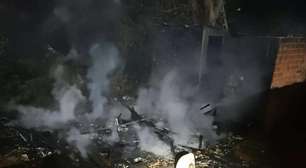 Homem descumpre medida protetiva, ameaça ex e incendeia casa em Passo Fundo