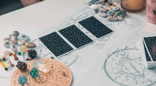 Tarot do dia: previsão para os 12 signos em 18/09/2026