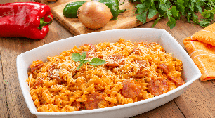 Quer um almoço fácil no sábado? Aprenda esse macarrão cremoso na panela de pressão