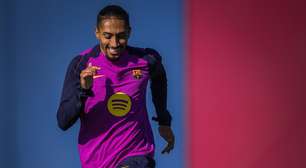 Raphinha fica próximo de acertar renovação com o Barcelona até 2030