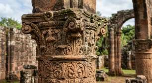 Ruínas de pedra erguidas em terras guaranis nos séculos XVII e XVIII: o sítio gaúcho que preserva os restos de uma missão jesuítica e integra um patrimônio mundial compartilhado pelo Brasil e pela Argentina