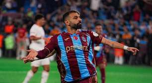 Galatasaray faz a egípcia e leva três gols de Salah na Turquia