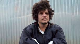 Indicado ao Grammy Latino, Chico Chico fecha a temporada da turnê "Let It Burn / Deixa Arder" em São Paulo
