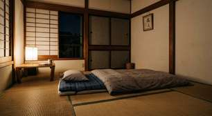 Por que os japoneses dormem em futon no chão e como isso funciona em apartamentos pequenos?
