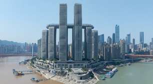 O incrível encontro de dois rios na China: águas de cores opostas se cruzam em Chongqing e criam um fenômeno impressionante