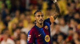 Raphinha "atropela" Messi e fica a um gol de recorde de Cristiano Ronaldo