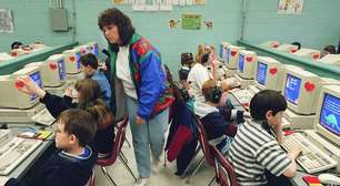 As crianças dos anos 90 trazem gravada a fogo uma nostalgia que seus filhos não vivenciarão; quando a tecnologia escolar daquela época desapareceu, levou consigo os seus sons