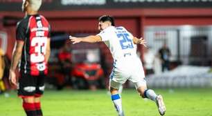 Cruzeiro reage no segundo tempo e bate o Vitória no Barradão