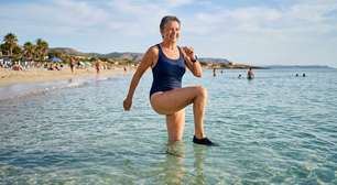 Nem caminhar nem nadar: o melhor exercício para fazer na praia, recomendado para pessoas com mais de 60 anos