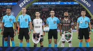 Vídeo: pênalti não marcado para o Corinthians deixa torcedores revoltados