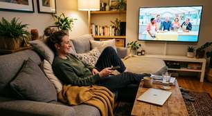 Eles estudam o cérebro e descobrem que assistir televisão depois de um longo dia faz bem à saúde.