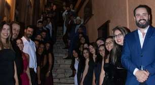 Casamento coletivo reúne 24 trisais em cerimônia simbólica no RJ