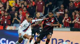 Athletico vira sobre o Bahia e mantém 3º lugar no Brasileirão