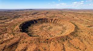 Em 2007, um geólogo encontrou um círculo de 260 metros no Google Earth; uma perfuração confirmou que era uma cratera de meteorito de ferro