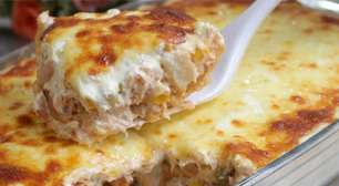 Torta salgada de frango feita com uma massa de dois ingredientes, super leve, prática e deliciosa
