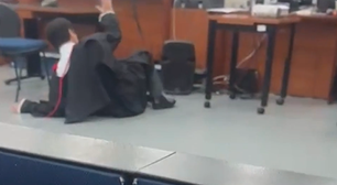 Tribunal do Júri é encerrado após promotor cair no chão e dizer ter sido empurrado por advogado em SP