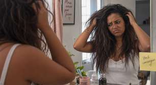 Seu cabelo quebra mesmo sem química? 6 hábitos diários que podem explicar o problema