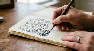 Os especialistas em psicologia e grafologia afirmam: As pessoas que escrevem misturando letras minúsculas e maiúsculas demonstram uma necessidade de diferenciação