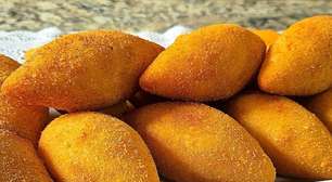 Enroladinho de presunto e queijo super macio e recheado, além de bem prático, uma delícia