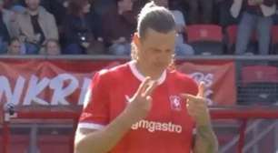 Vídeo: jogador viraliza nas redes por ritual bizarro durante o jogo