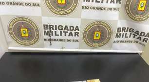 Homem é preso armado com faca após depredar casa da sogra e ameaçar matar família em Passo Fundo